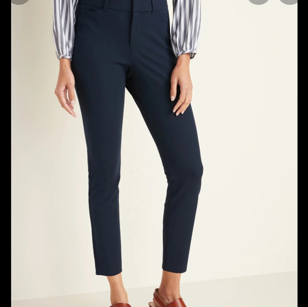 Old Navy Dark Blue Mid-Rise Pixie Ankle Pant